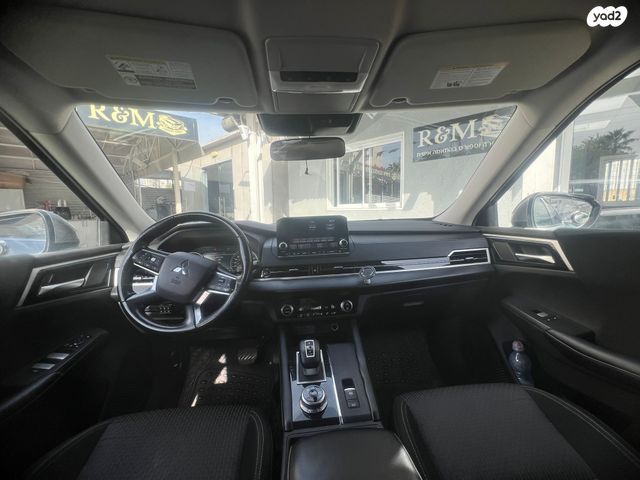 מיצובישי אאוטלנדר