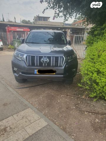 טויוטה לנד קרוזר