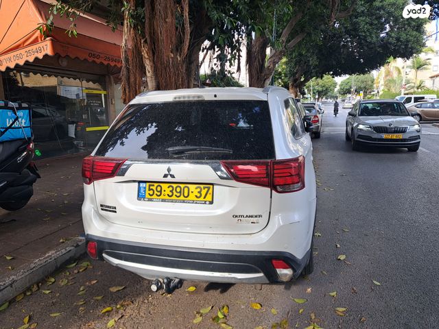 מיצובישי אאוטלנדר