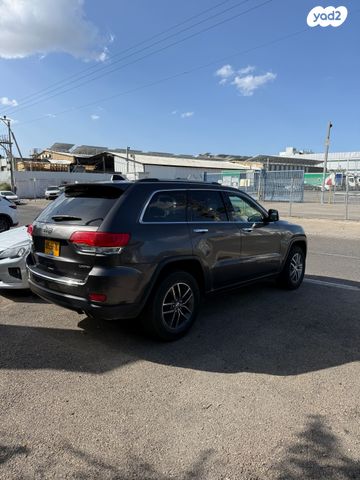 מודעת רכב ג'יפ גרנד צ'ירוקי