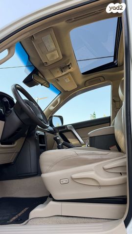 טויוטה לנד קרוזר