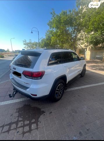 מודעת רכב ג'יפ גרנד צ'ירוקי