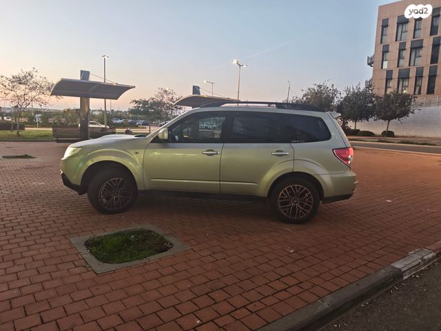 סובארו פורסטר