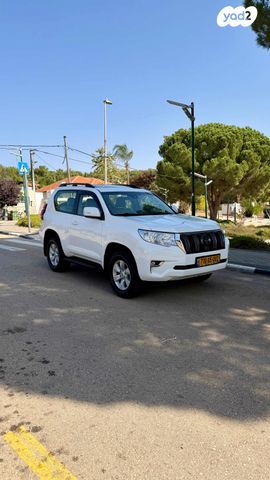 טויוטה לנד קרוזר