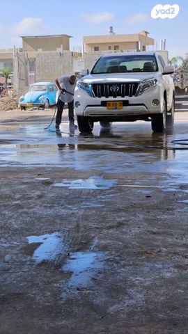 טויוטה לנד קרוזר