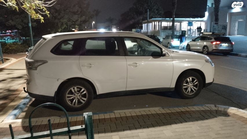 מיצובישי אאוטלנדר