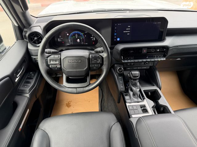 טויוטה לנד קרוזר