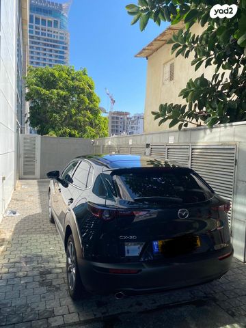 מודעת רכב מאזדה CX-30
