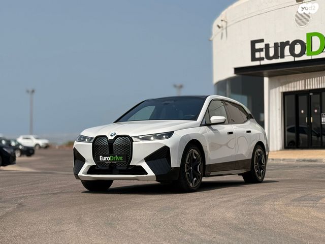 מודעת רכב ב מ וו iX