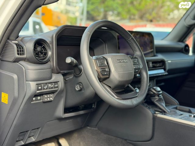 טויוטה לנד קרוזר