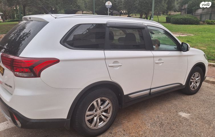 מיצובישי אאוטלנדר