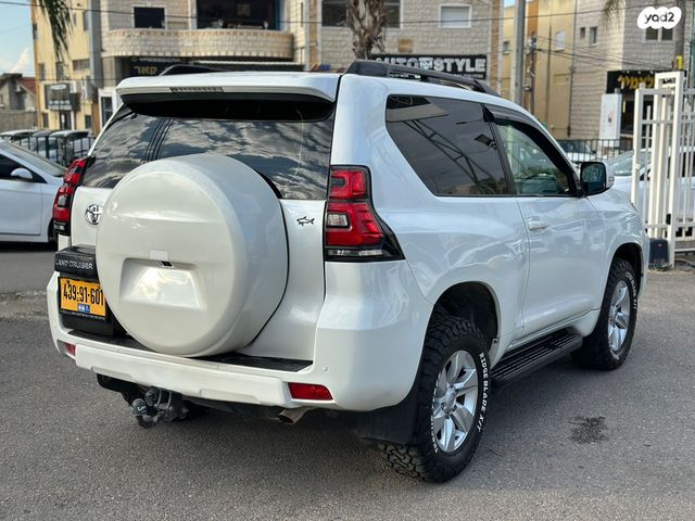 טויוטה לנד קרוזר