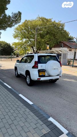 טויוטה לנד קרוזר