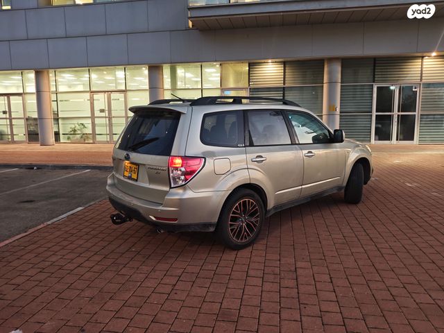 סובארו פורסטר