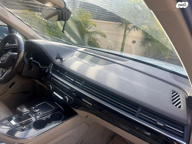 מודעת רכב אאודי Q7 1