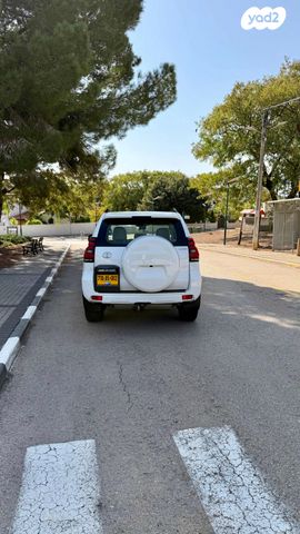 טויוטה לנד קרוזר