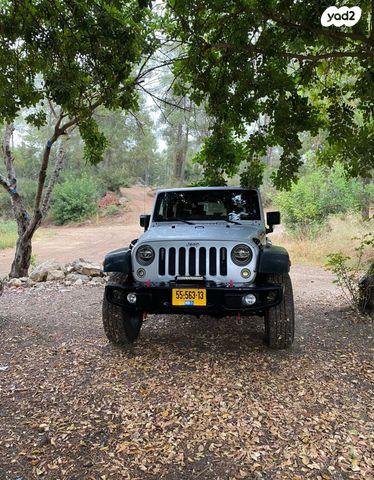 מודעת רכב ג'יפ רנגלר