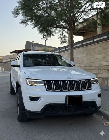 מודעת רכב ג'יפ גרנד צ'ירוקי