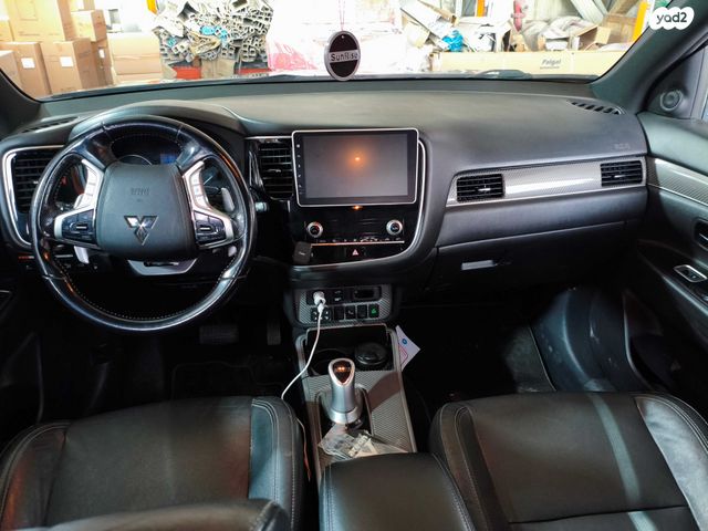 מיצובישי אאוטלנדר