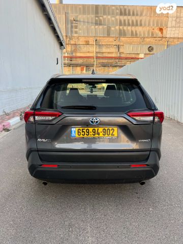 טויוטה RAV4