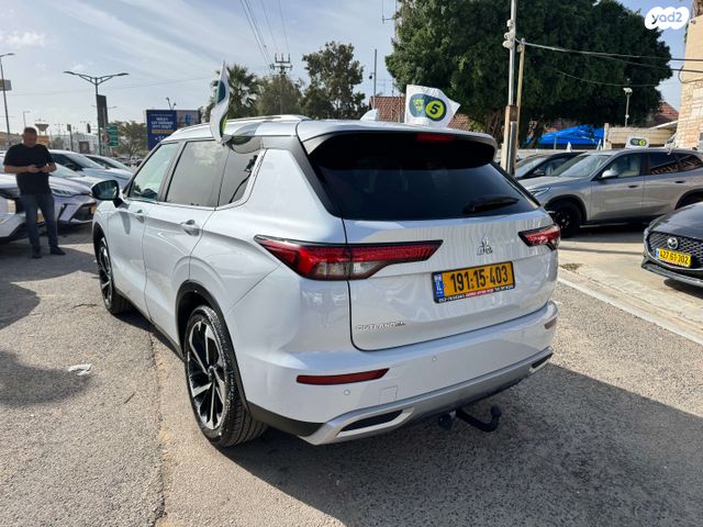 מיצובישי אאוטלנדר