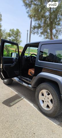 מודעת רכב ג'יפ רנגלר
