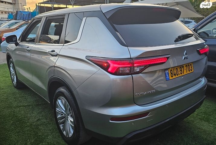 מיצובישי אאוטלנדר