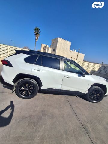 טויוטה RAV4