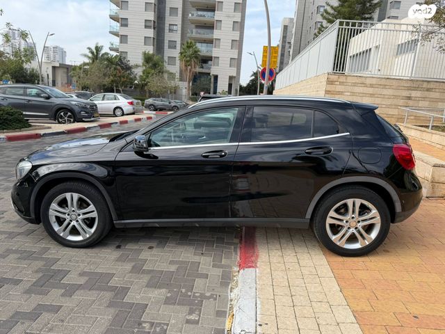 מרצדס-בנץ GLA