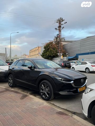 מודעת רכב מאזדה CX-30