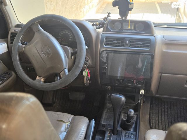 טויוטה לנד קרוזר