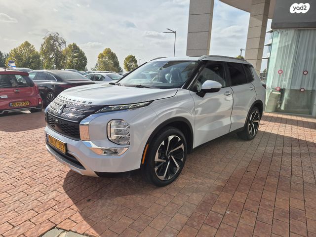 מיצובישי אאוטלנדר