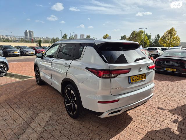 מיצובישי אאוטלנדר