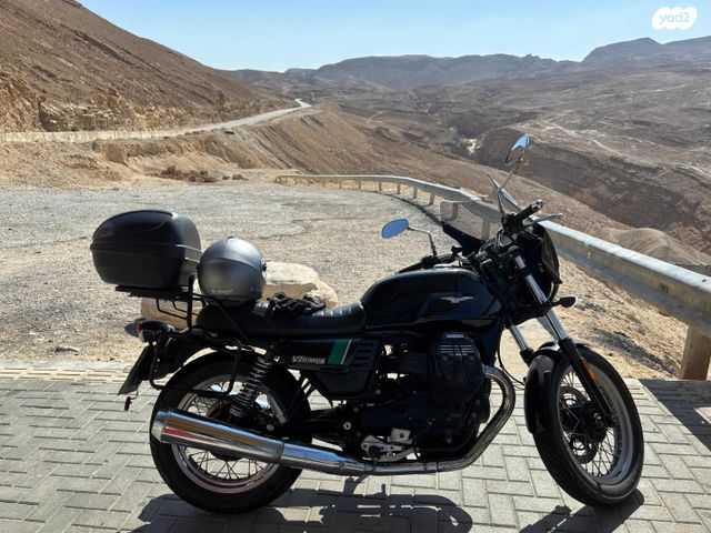 מוטוגוצי V7 Stone ABS