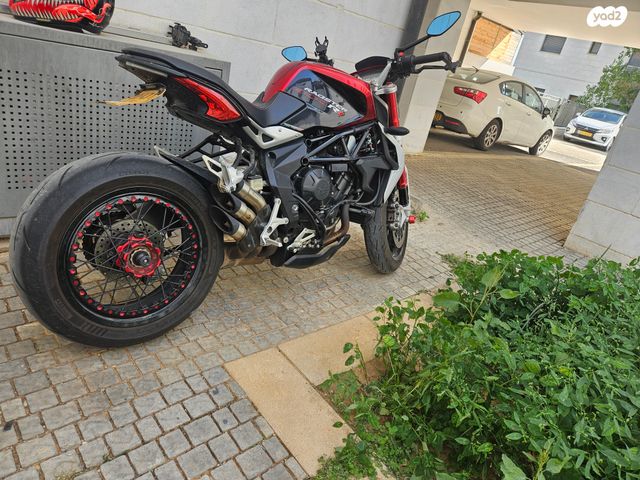 מודעת רכב MV Agusta Dragster 800 RR