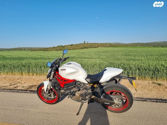 דוקאטי מונסטר 821