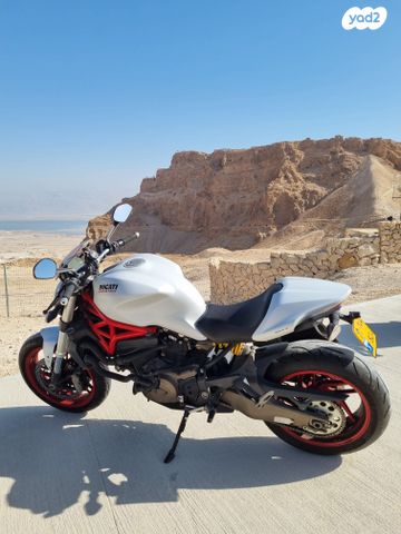 דוקאטי מונסטר 821