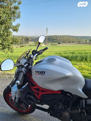 דוקאטי מונסטר 821