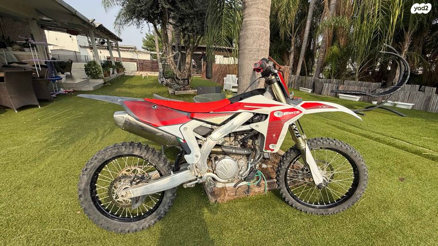ימאהה YZF250