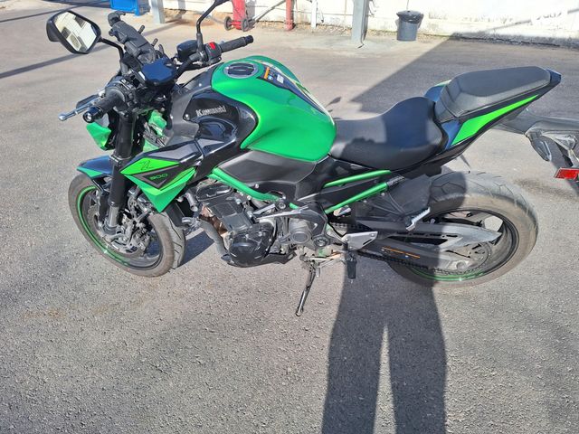 קאוואסאקי Z900