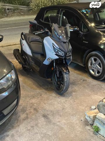 מודעת רכב סאן יאנג ג'וי-מקס Z-300