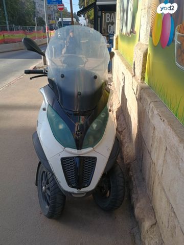 מודעת רכב פיאג'ו MP3 300