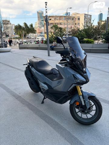 מודעת רכב סאן יאנג ADX400