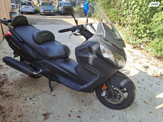 סאן יאנג מקסים 400i