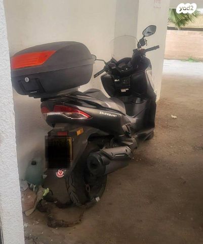 סוזוקי בורגמן 400