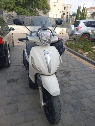 פיאג'ו בוורלי 350