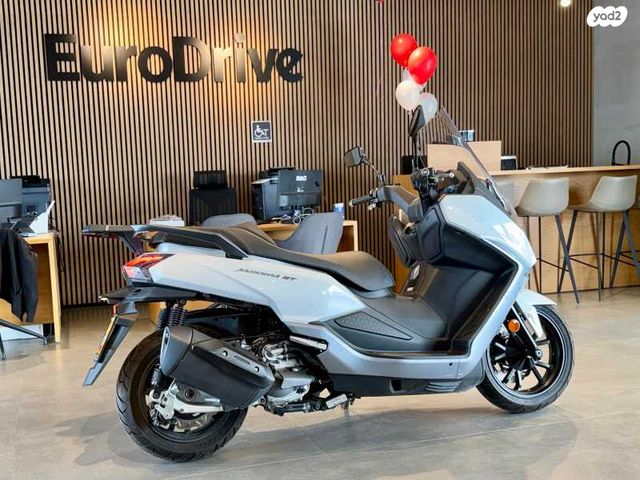 סאן יאנג מקסים 400