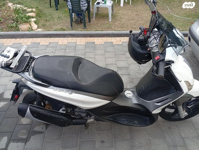 פיאג'ו בוורלי 350