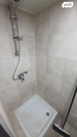 מודעת רכב נגרר (קראוון נגרר)