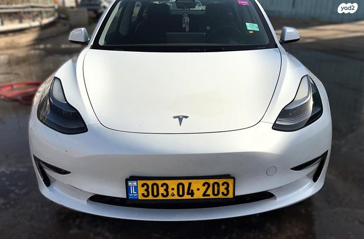 מודעת רכב טסלה מודל 3